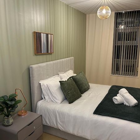 Central Birmingham City Apartment -Smart Tv - Free Parking Onsite Esterno foto