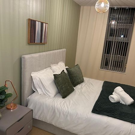 Central Birmingham City Apartment -Smart Tv - Free Parking Onsite Esterno foto