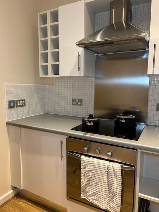 Central Birmingham City Apartment -Smart Tv - Free Parking Onsite Esterno foto